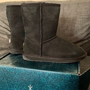 Emu stinger lo black boots